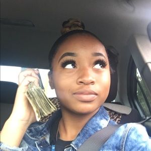 Meet your Posher, Sanaiyah